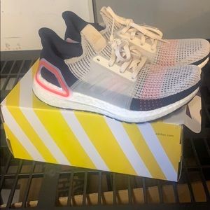 Ultraboost 19 NWT SZ 8.5 Legend Ink/Clear Brn/Wht
